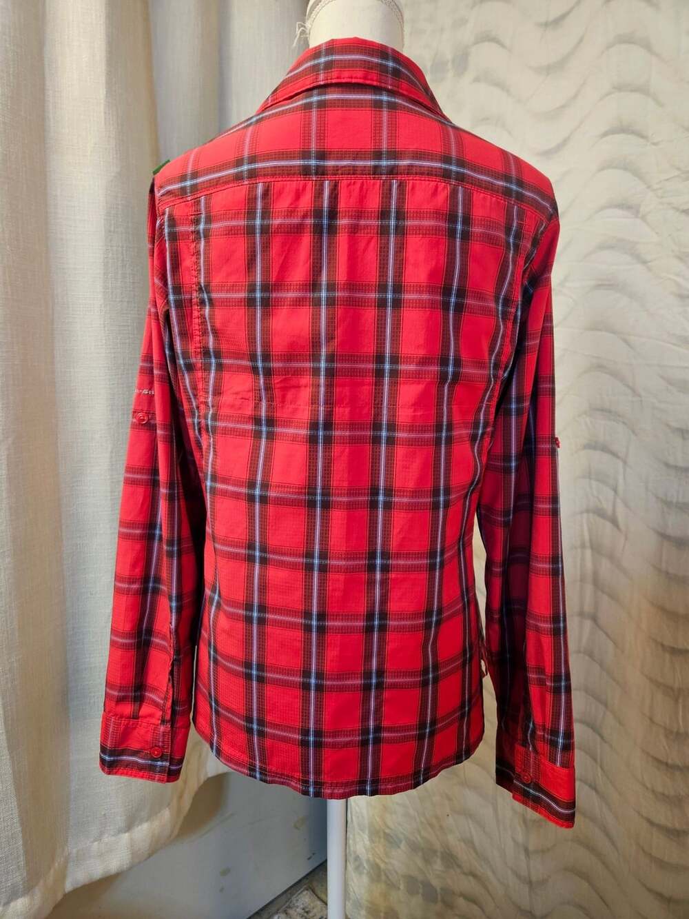Columbia Red Plaid Long Sleeve Button Down Shirt. Omni-shade. - Picture 3 of 9